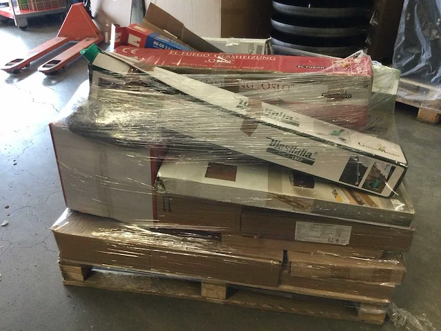Pallet met tuin- en huishoudelijke artikelen. - afbeelding 2 van  6