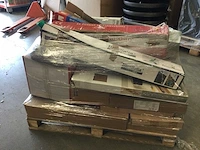 Pallet met tuin- en huishoudelijke artikelen. - afbeelding 2 van  6