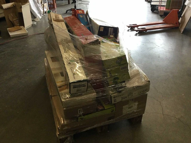 Pallet met tuin- en huishoudelijke artikelen. - afbeelding 3 van  6