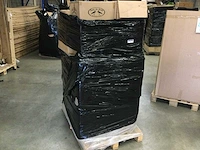 Pallet met tuin- en huishoudelijke artikelen. - afbeelding 1 van  6