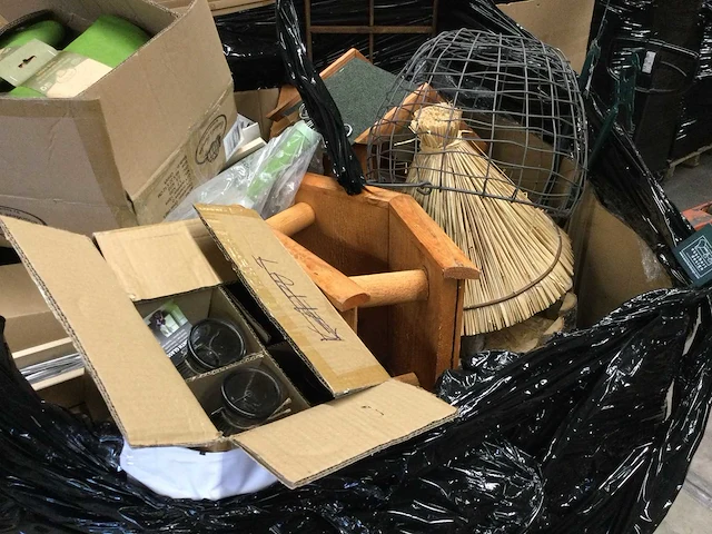 Pallet met tuin- en huishoudelijke artikelen. - afbeelding 3 van  5
