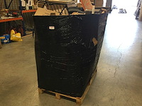 Pallet met tuin- en huishoudelijke artikelen. - afbeelding 1 van  6