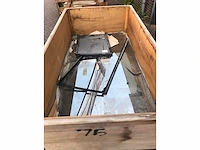 Pallet met verschillende bootramen voor gulf craft boten alle nieuw - afbeelding 1 van  4