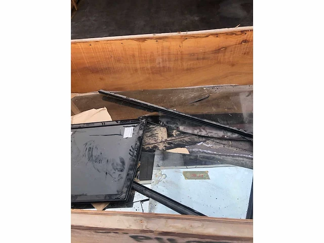 Pallet met verschillende bootramen voor gulf craft boten alle nieuw - afbeelding 3 van  4