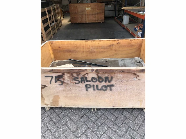 Pallet met verschillende bootramen voor gulf craft boten alle nieuw - afbeelding 4 van  4