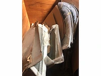 Pallet met verschillende bootramen voor gulf craft boten alle nieuw - afbeelding 1 van  4