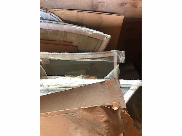 Pallet met verschillende bootramen voor gulf craft boten alle nieuw - afbeelding 4 van  4
