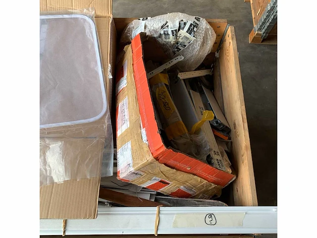 Pallet met verschillende onderdelen van wago - afbeelding 3 van  3