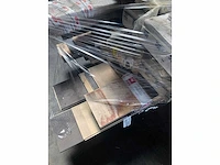 Pallet met verschillende vloerdelen | laminaat | pvc | carpet en overige vloerdelen - afbeelding 4 van  5