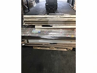 Pallet met verschillende vloerdelen | laminaat | pvc | carpet en overige vloerdelen - afbeelding 5 van  5