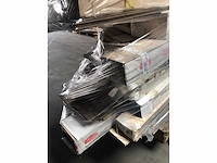 Pallet met verschillende vloerdelen | laminaat | pvc | carpet en overige vloerdelen - afbeelding 4 van  4