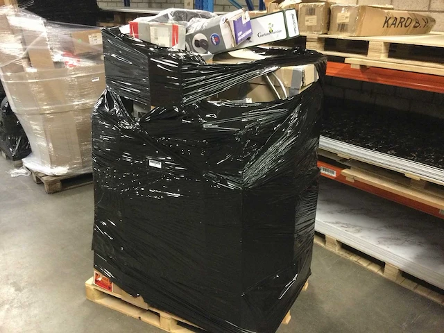 Pallet met westfalia produkten. - afbeelding 1 van  7
