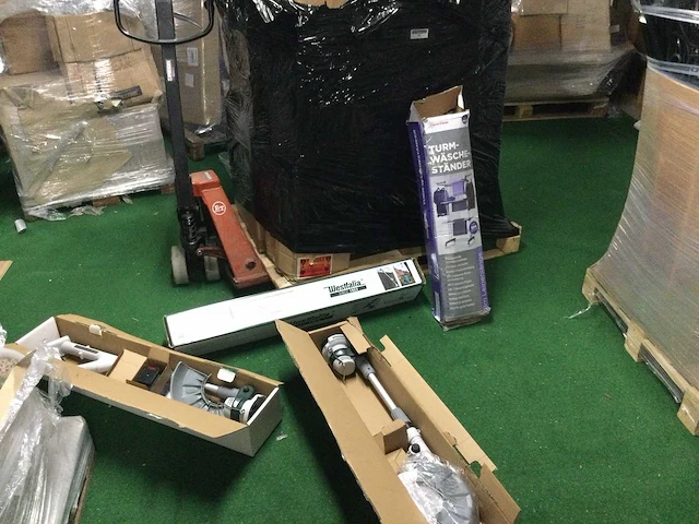 Pallet met westfalia produkten. - afbeelding 2 van  7