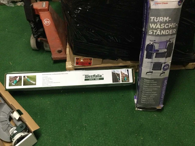 Pallet met westfalia produkten. - afbeelding 3 van  7