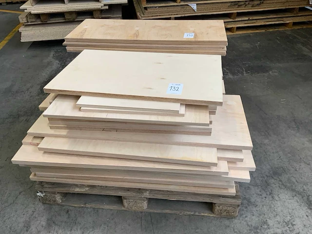 Pallet multiplex plaatmateriaal (2x) - afbeelding 1 van  2