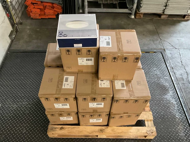 Pallet nordlux melo-28 plafondlamp - afbeelding 1 van  6
