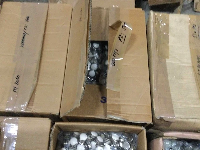 Pallet onderdelen voor sanitair en waterleiding. - afbeelding 4 van  5