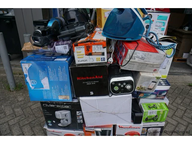 Pallet ongecontroleerde retourgoederen - afbeelding 4 van  5