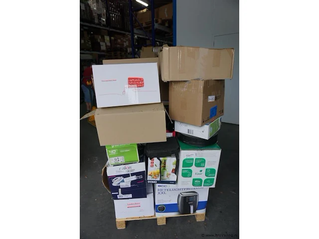 Pallet ongecontroleerde retourgoederen - afbeelding 2 van  5