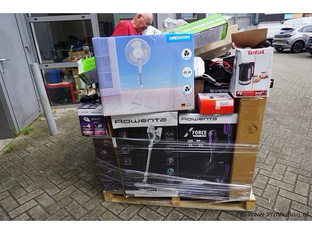 Pallet ongecontroleerde retourgoederen - afbeelding 2 van  3