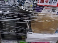 Pallet ongecontroleerde retourgoederen - afbeelding 2 van  4