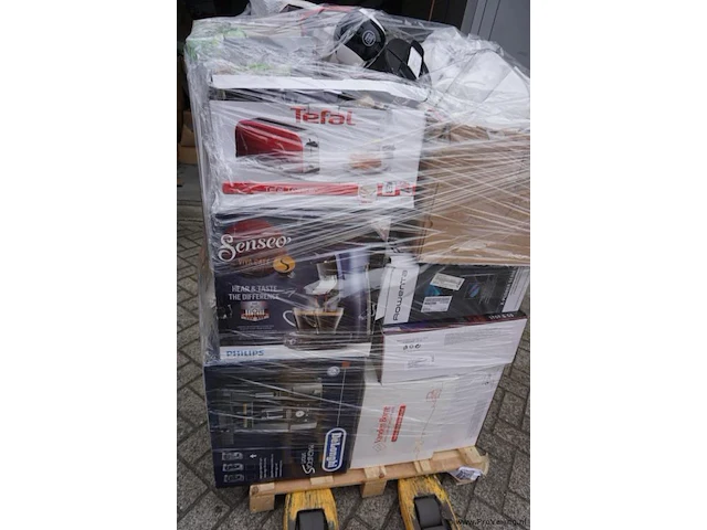 Pallet ongecontroleerde retourgoederen - afbeelding 1 van  5