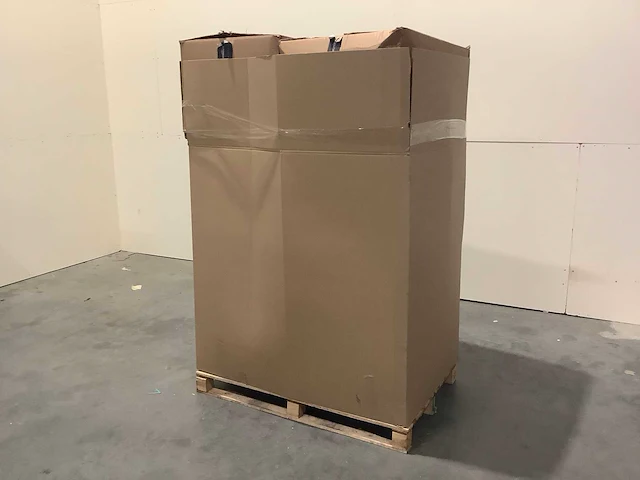 Pallet overige tassen - 2410 items - afbeelding 1 van  5
