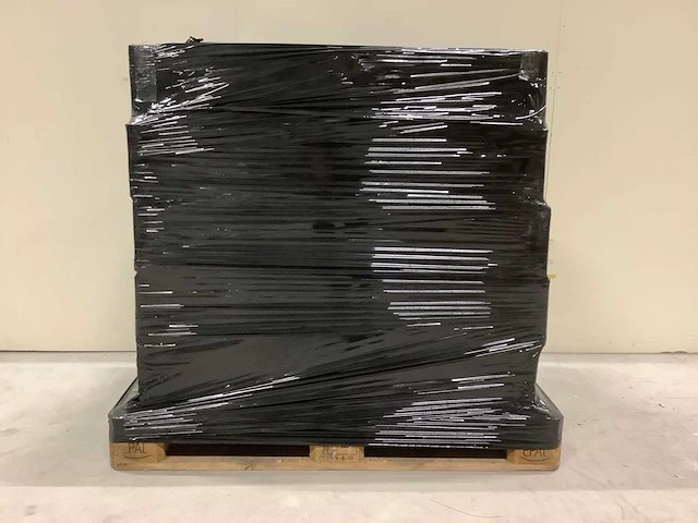 Pallet overstockgoederen - afbeelding 1 van  1