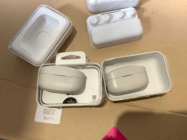 Pallet retourgoederen - 34 items - afbeelding 2 van  12