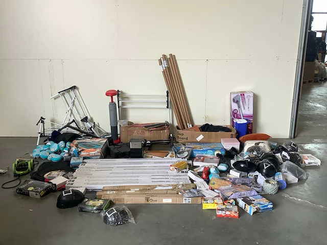 Pallet retourgoederen - afbeelding 1 van  12