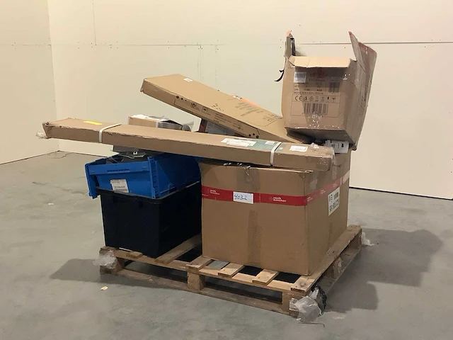 Pallet retourgoederen - afbeelding 1 van  13