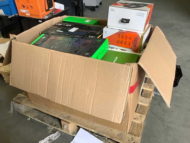 Pallet retourgoederen - afbeelding 12 van  13