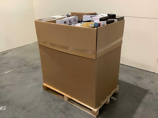 Pallet retourgoederen - afbeelding 2 van  8