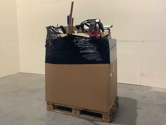 Pallet retourgoederen - afbeelding 1 van  18