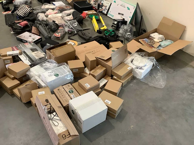 Pallet retourgoederen - afbeelding 2 van  12