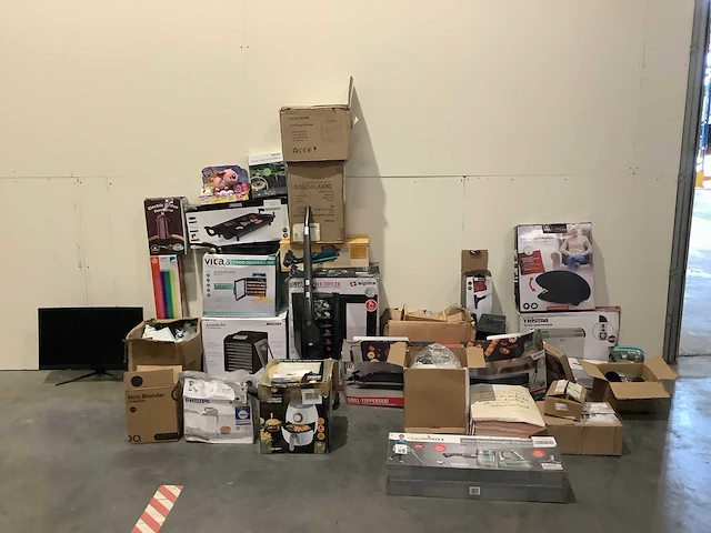 Pallet retourgoederen - afbeelding 1 van  19