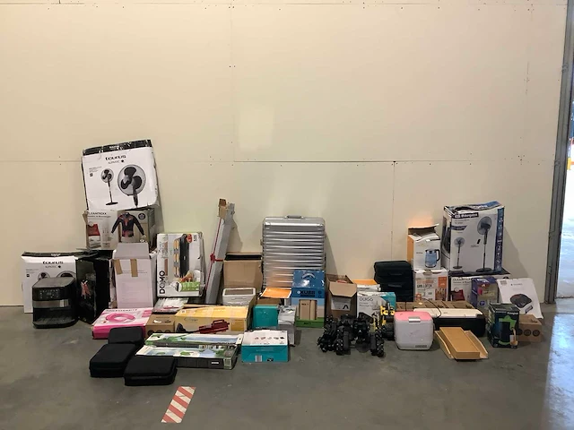 Pallet retourgoederen - afbeelding 1 van  16