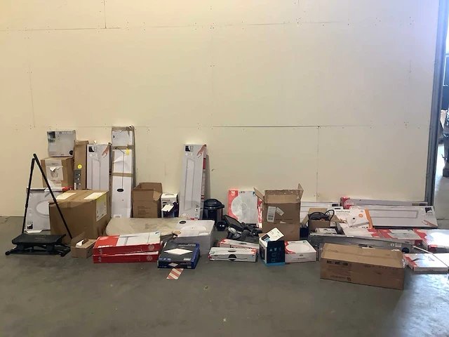 Pallet retourgoederen - afbeelding 1 van  18