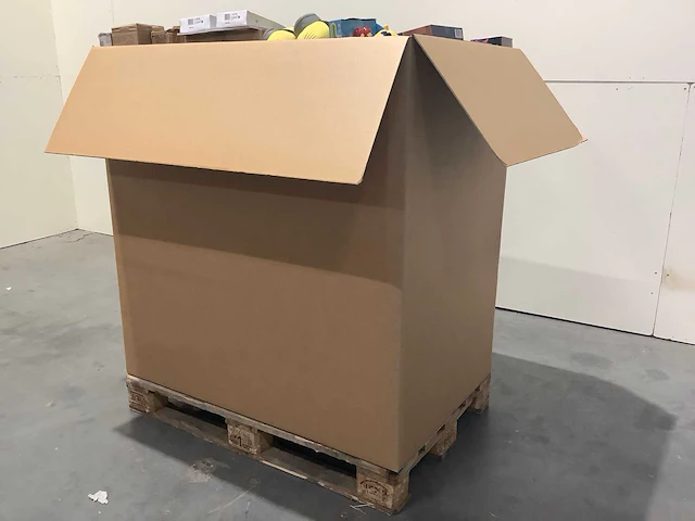Pallet retourgoederen - afbeelding 2 van  4