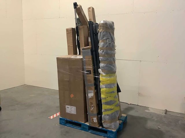 Pallet retourgoederen - afbeelding 1 van  7