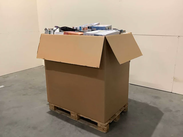 Pallet retourgoederen - afbeelding 2 van  7