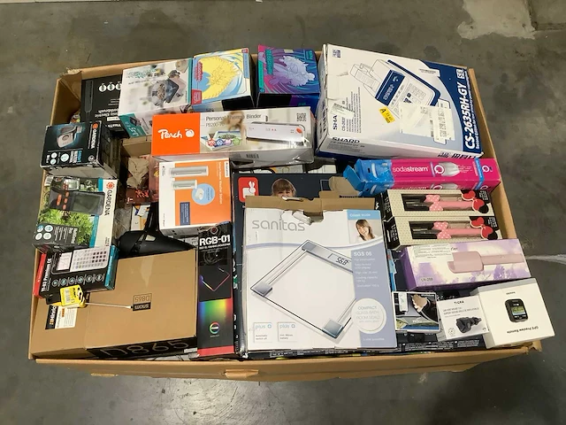 Pallet retourgoederen - afbeelding 1 van  9