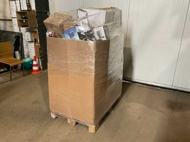 Pallet retourgoederen - afbeelding 1 van  12