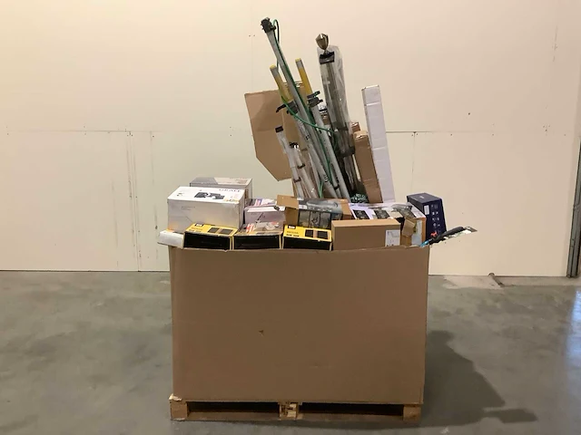 Pallet retourgoederen - afbeelding 8 van  9