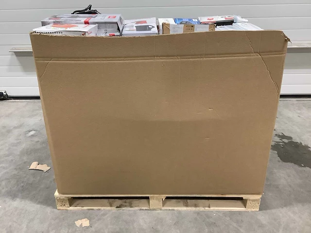 Pallet retourgoederen - afbeelding 8 van  9