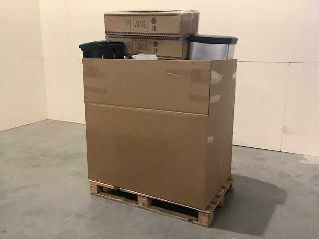 Pallet retourgoederen - afbeelding 1 van  7