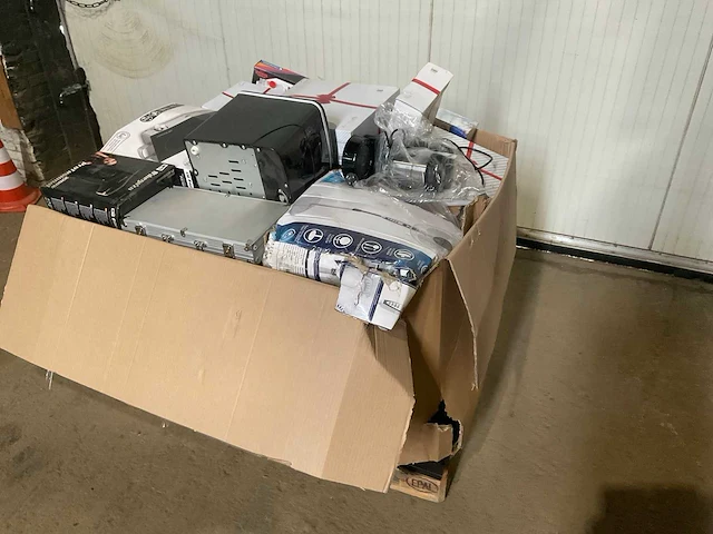 Pallet retourgoederen - afbeelding 1 van  19