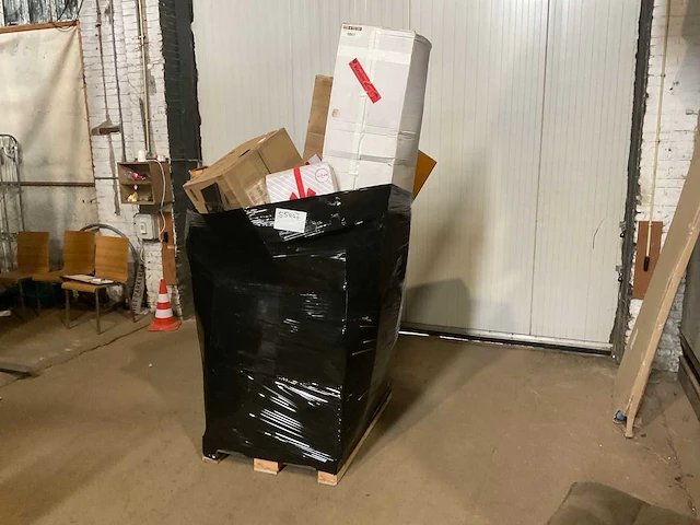 Pallet retourgoederen - afbeelding 1 van  14