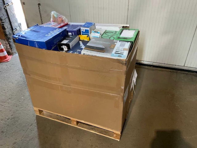 Pallet retourgoederen - afbeelding 1 van  19