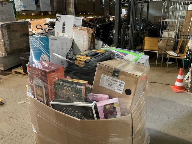Pallet retourgoederen - afbeelding 25 van  27